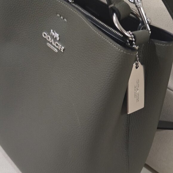 Nwt Coach large Town bucket bag in real leather olive green and silver - Picture 11 of 12